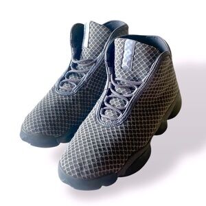 JORDAN HORIZON WOLF GREY BLACK HI-TOP  SNEAKERS SIZE 7Y Kidscore Goth EUC